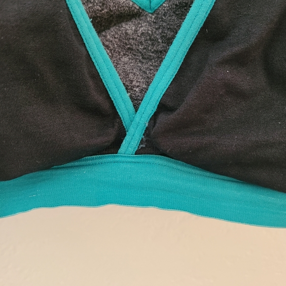 2 Medium Cake Lotus Hands Free Pumping Sports Nursing Bra pink & teal VGUC - Picture 12 of 13